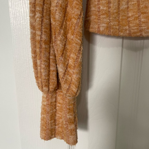 Buckle Open Back Sweater. Size Small. - Picture 4 of 4